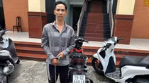 Shipper cướp giật điện thoại của du khách nước ngoài