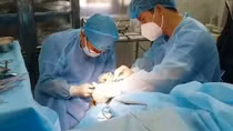 Bệnh xá đảo Trường Sa Đông phẫu thuật cấp cứu ngư dân viêm ruột thừa cấp