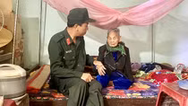 Trung đoàn CSCĐ Nam Trung Bộ xây nhà tình nghĩa, nhận phụng dưỡng mẹ Việt Nam Anh hùng