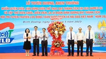 Bình Dương khen thưởng nhiều huấn luyện viên, vận động viên, diễn viên, ca sĩ