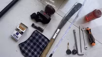 Bắt giữ hai tên trộm dùng hung khí chống trả Công an