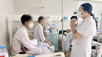 Thở máy, hôn mê, nguy kịch do thuốc lá điện tử