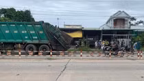Xe chở rác gây tai nạn, một học sinh tử vong