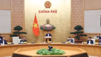Chính phủ yêu cầu bãi bỏ việc xuất trình sổ hộ khẩu, giấy xác nhận thông tin cư trú