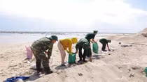 15 nghìn bao thuốc lá “lạ” trôi dạt vào bãi biển Ninh Thuận