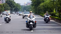 Mãn nhãn xem CSGT thuần phục "Vua đường trường" Honda Goldwing