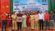 Công an Đắk Nông, Cục CSGT trao tặng quà cho học sinh vùng khó khăn