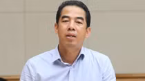 Trong túi quà vợ cựu Thứ trưởng Tô Anh Dũng nhận hộ chồng có gì?
