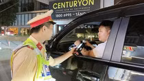 Lái xe ở Hà Nội quen dần “đã uống rượu bia, không lái xe” (bài 1)
