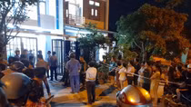 Hai bé gái sinh đôi tử vong nghi bị mẹ ép uống thuốc độc