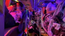Chưa kịp rời Hà Nội, cả loạt xe đường dài nhồi nhét khách bị xử lý