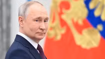 Tổng thống Putin lái xe thị sát Mariupol trong đêm