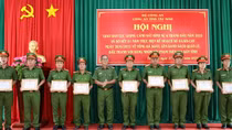 Khen thưởng gần 40 tập thể, cá nhân xuất sắc đấu tranh, phòng chống tội phạm