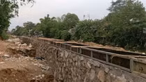 Công trình kè chậm tiến độ, sông Kẻ Vạn bị ô nhiễm nghiêm trọng