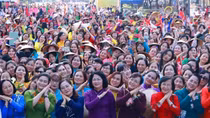 3.000 người mặc áo dài diễu hành tại TP Hồ Chí Minh