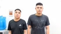 Đang đứng ven đường đợi thu tiền cho vay lãi nặng, 2 đối tượng bị bắt