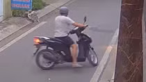 Giả danh làm từ thiện đến quay phim rồi trộm gần 2 lượng vàng của người già
