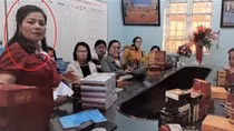 Mượn cớ tặng quà cho học sinh để… bán hàng “lạ” cho giáo viên!