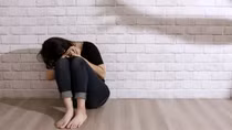 Một nam giáo viên bị tố quan hệ tình dục với nữ sinh lớp 5