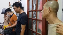 Giấu hàng ngàn viên ma túy trong phòng ngủ để cung cấp cho con nghiện