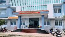 Cựu Bí thư xã bị khởi tố, Chủ tịch xin nghỉ việc