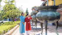 “Giang sơn Việt Nam trên Cửu đỉnh”