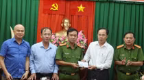 Khen thưởng tập thể khám phá chuyên án ma túy ở Phong Điền