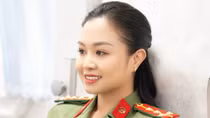 Ấn tượng “bóng hồng” Công an cửa khẩu Tân Sơn Nhất