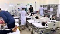 17 học sinh nhập viện cấp cứu nghi bị ngộ độc trà sữa