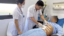 Cứu sống nam thanh niên 17 tuổi bị kiếm đâm xuyên ngực