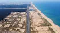 Vì sao phải “nắn” hơn 4km đường Hùng Vương ven biển Phú Yên về phía Tây?