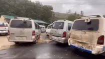 Tạm giữ hàng loạt ôtô tải nhỏ chở đường lậu từ biên giới về đồng bằng