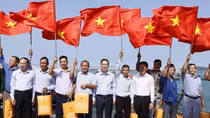 Chủ tịch nước Võ Văn Thưởng thăm quân và dân huyện đảo Cô Tô