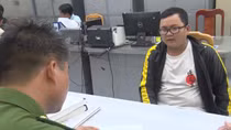 Khởi tố, bắt giam shiper dùng súng giả xông vào cướp ngân hàng