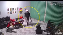 Cửa tiệm làm tóc bị trộm đột nhập "nẫng" trên 100 triệu đồng