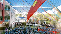 Học sinh cả nước náo nức tới trường, bắt đầu cho năm học mới