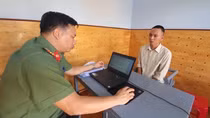 Thợ cơ khí chế tạo súng quân dụng đem đi bán