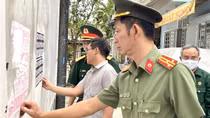 TP Hồ Chí Minh liên tục ra quân bóc gỡ, xóa bỏ quảng cáo trái phép