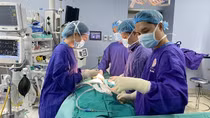 Nhập viện vì nâng cấp "đôi gò bồng đảo" bằng sóng xung kích