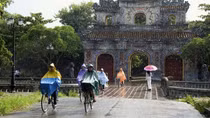 Miền Trung và Nam Bộ trời mưa giông