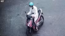 Kẻ trộm đầu thú vì... cảm thương người phụ nữ bán vé số