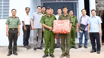 Công an Trà Vinh tặng nhà Nghĩa tình đồng đội đầu năm mới 2023