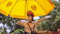 CSGT Hà Nội yêu cầu người tham gia giao thông nhường đường cho xe ưu tiên