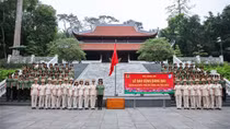 Đoàn phụ nữ Công an tiêu biểu dâng hương Chủ tịch Hồ Chí Minh tại Khu di tích K9