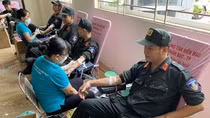 150 cán bộ chiến sĩ tham gia hiến máu tình nguyện