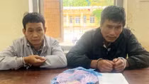 Giấu heroin trong gương chiếu hậu xe máy