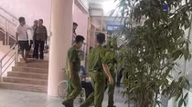 Con rể rút súng tự chế tự sát khi đến thăm mẹ vợ ngay tại bệnh viện