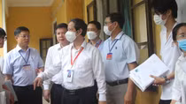 Bộ trưởng Nguyễn Kim Sơn kiểm tra điểm thi tốt nghiệp THPT
