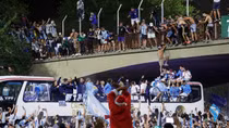 Biển người Argentina chào mừng những nhà vô địch World Cup tại Buenos Aires