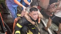 “Khi anh ấy cõng bố ra, tôi òa khóc...!”